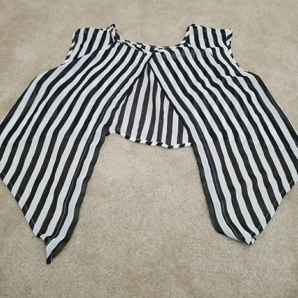 Cute blouse - Picture 2 of 3